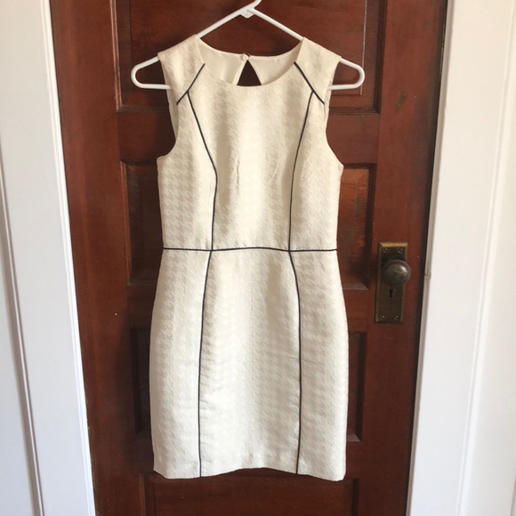 H&M Dresses & Skirts - H&M WHITE SHIFT DRESS - SIZE 6